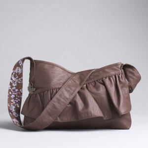 dream-out-loud-city-vintage-ruffle-hobo-handbag-profile